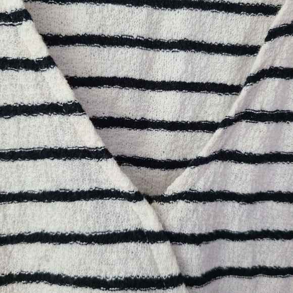 Madewell Texture and‎ Thread Wrap Shirt - Picture 2 of 5